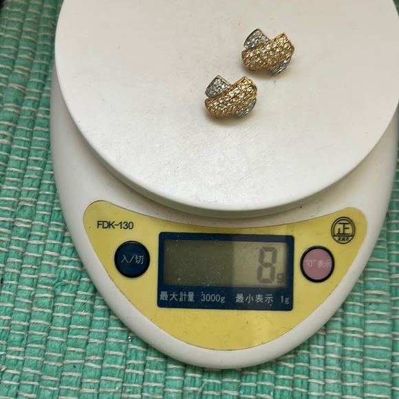 🖤14K gold post “X” design earrings - Picture 10 of 17